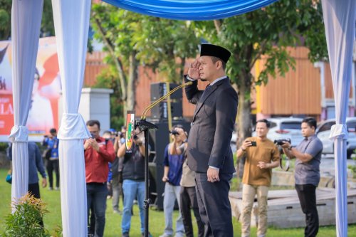 Wako Agung Nugroho memimpin upacara peringatan Hari Kesaktian Pancasila di halaman MPP Pekanbaru (foto/int)