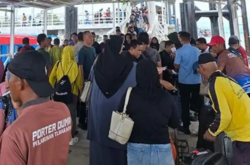 Lonjakan penumpang di Pelabuhan Selatpanjang saat H+1 lebaran 2026.(foto: tribunpekanbaru.com)