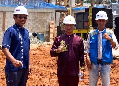 Wabup Kuansing, Muklisin, melakukan peninjauan langsung terhadap progres pembangunan Sekolah Rakyat di wilayah Kuantan Singingi, Jumat (10/4/2026).