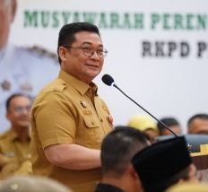 Sekretariat Daerah Provinsi Riau, Syahrial Abdi. 