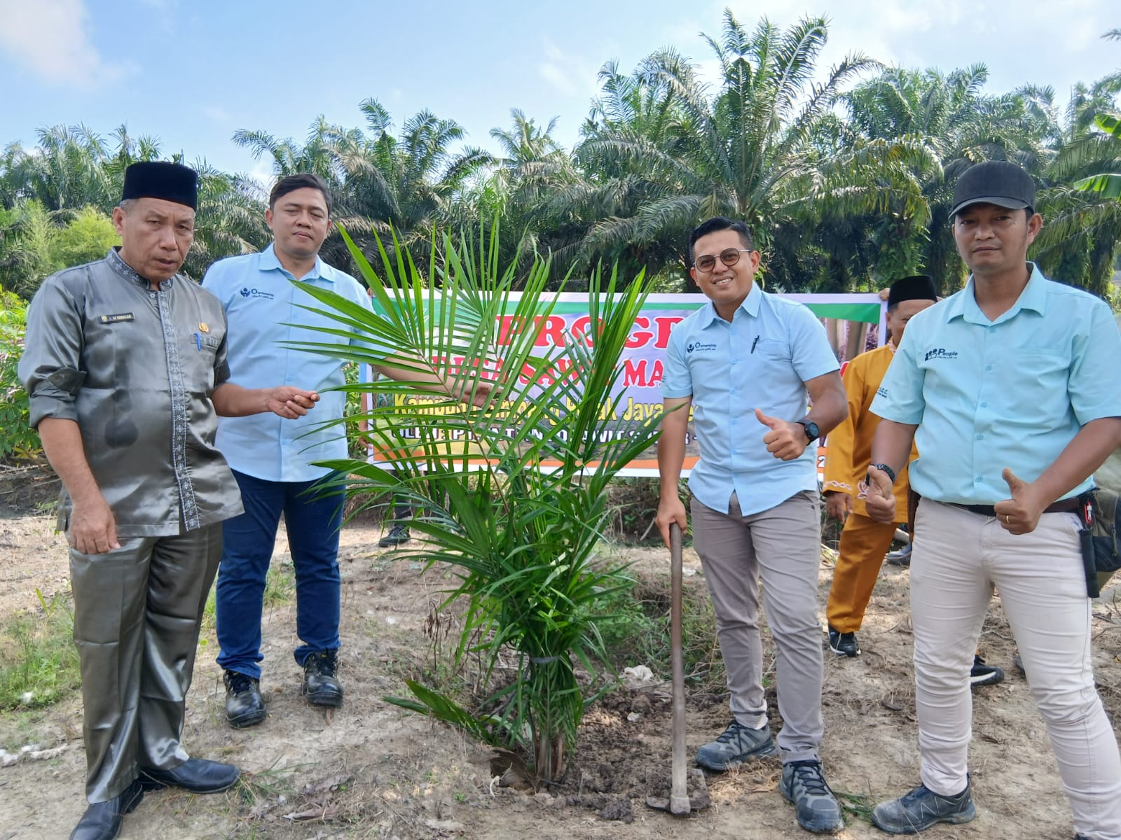 Program DSM adalah bentuk kontribusi nyata perusahaan dalam peningkatan perekonomian desa melalui pemanfaatan lahan tidak produktif menjadi lahan menghasilkan. Foto Ist