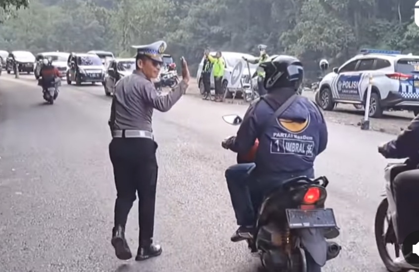 Kendaraan sumbu tiga belum boleh lewati Jalur Lembah Anai (foto/int)