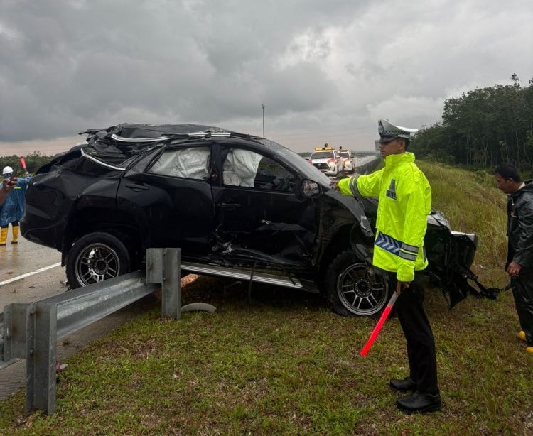 Kecelakaan di Tol Pekanbaru–Bangkinang, tiga penumpang alami luka (foto/MCRiau)