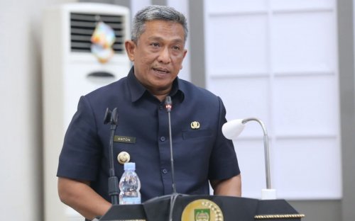 Bupati Rohul, H Anton ST MM.(foto: int)