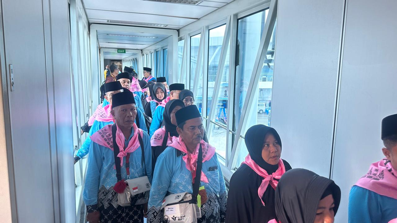 Bandara SSK II Pekanbaru berangkatkan 424 Calon Jamaah Haji Kloter pertama Provinsi Riau (foto/ist)
