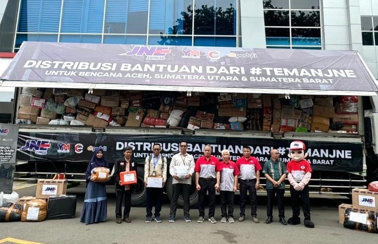 JNE mendistribusikan lebih dari 500 ton bantuan dari #TemanJNE untuk korban bencana Sumatra (foto/ist)