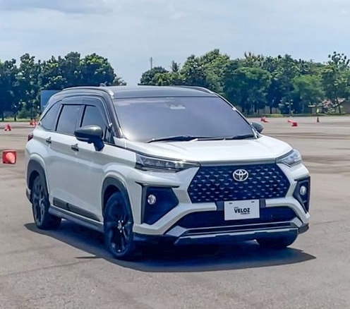 Toyota Veloz Hybrid.