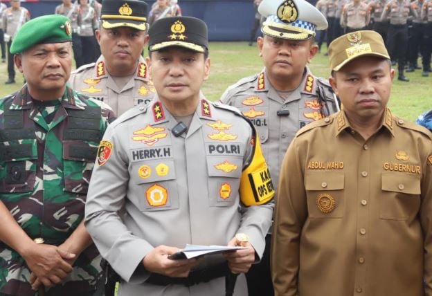 Kapolda Riau, Irjen Herry Heryawan.