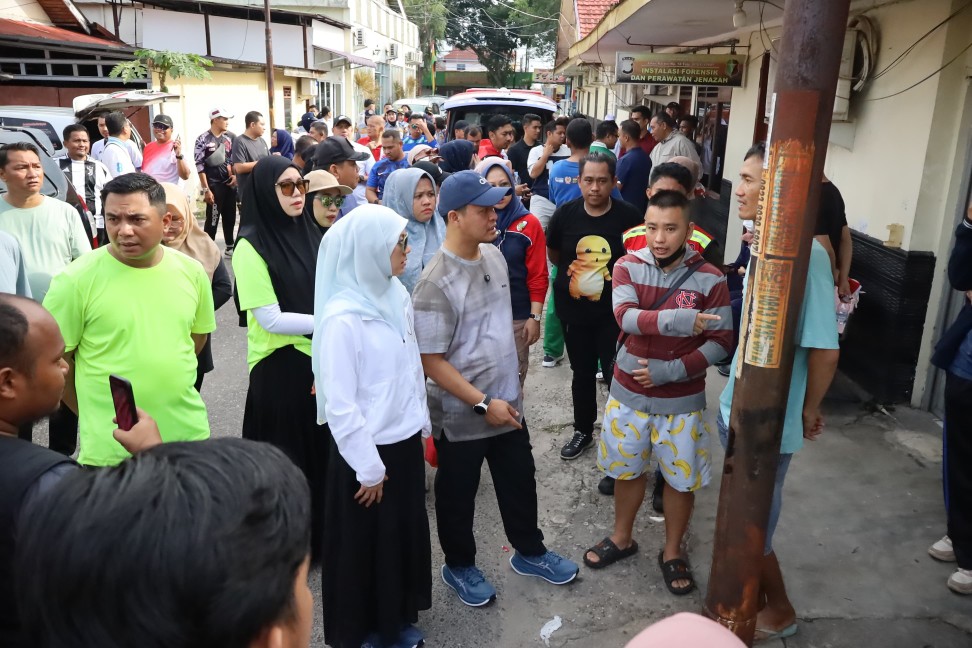 Wako Agung beserta istri kunjungi keluarga korban kebakaran maut di Jalan Nangka Pekanbaru (foto/rri)