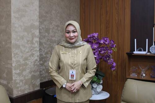 Kepala Bapenda Riau, Evarefita. (Foto: Bapenda Riau)