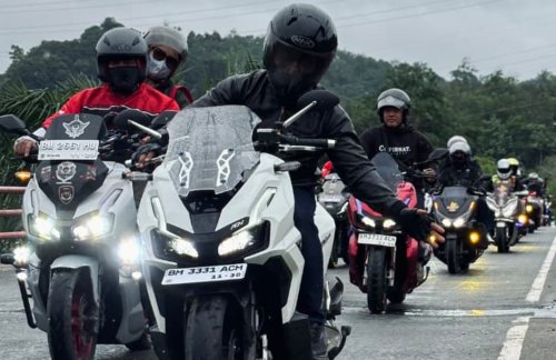 Komunitas HAI touring Pekanbaru-Sumbar bersama Capella Honda Riau.(foto: barkah/halloriau.com)