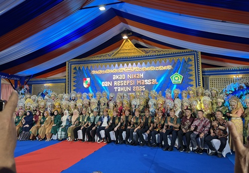 Nikah massal gratis digelar, warga Pekanbaru tumpah ruah di MPP (foto/tata)