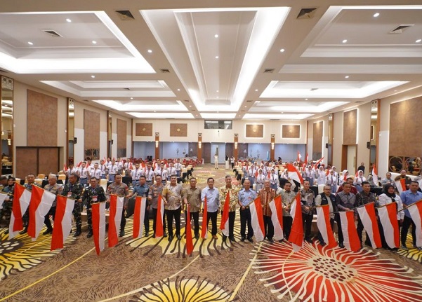 Sebanyak 36 pelajar terbaik dari 12 kabupaten/kota di Provinsi Riau resmi mengikuti Diklat Calon Paskibraka Tingkat Provinsi Riau Tahun 2025. 