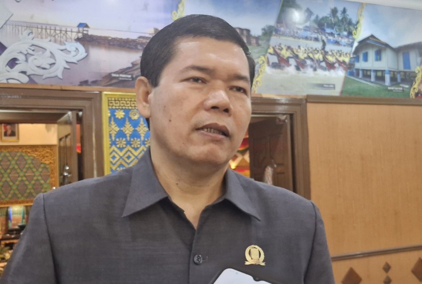 Anggota Komisi IV DPRD Riau, Manahara Napitupulu (foto/fitri)