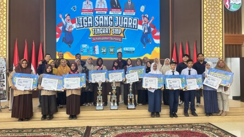 Pelajar SMP Sijunjung adu kreativitas di Liga Sang Juara Telkomsel.(foto: istimewa)