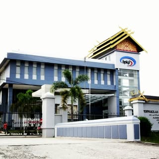 KPK memeriksa empat saksi kasus suap proyek Riau di Kantor BPKP Riau, Pekanbaru (foto/int)