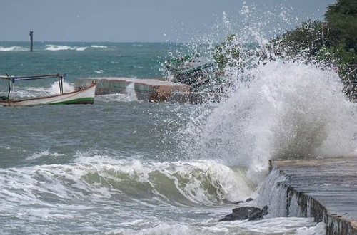 Waspada gelombang sedang di perairan Dumai-Bengkalis.(ilustrasi/int)