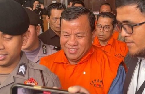 Bupati Kuansing nonaktif, Suhardiman Amby ditahan KPK.(foto: int)