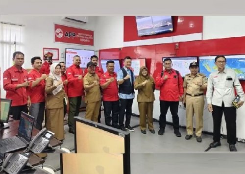 Bupati Siak Afni Zulkifli bersama jajaran meninjau langsung kesiapsiagaan penanggulangan karhutla melalui Fire Situation Room PT Arara Abadi-APP Group, Senin (24/8/2026).