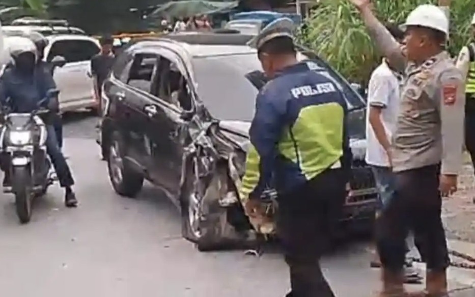 Kecelakaan di Sitinjau Lauik, Pajero diduga rem blong hantam HR-V (foto/ist)