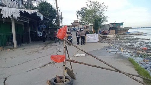 Jalan retak di Tembilahan Hulu, Inhil.(foto: mcr)