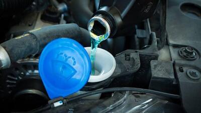Ilustrasi cairan wiper mobil. (Foto: int)