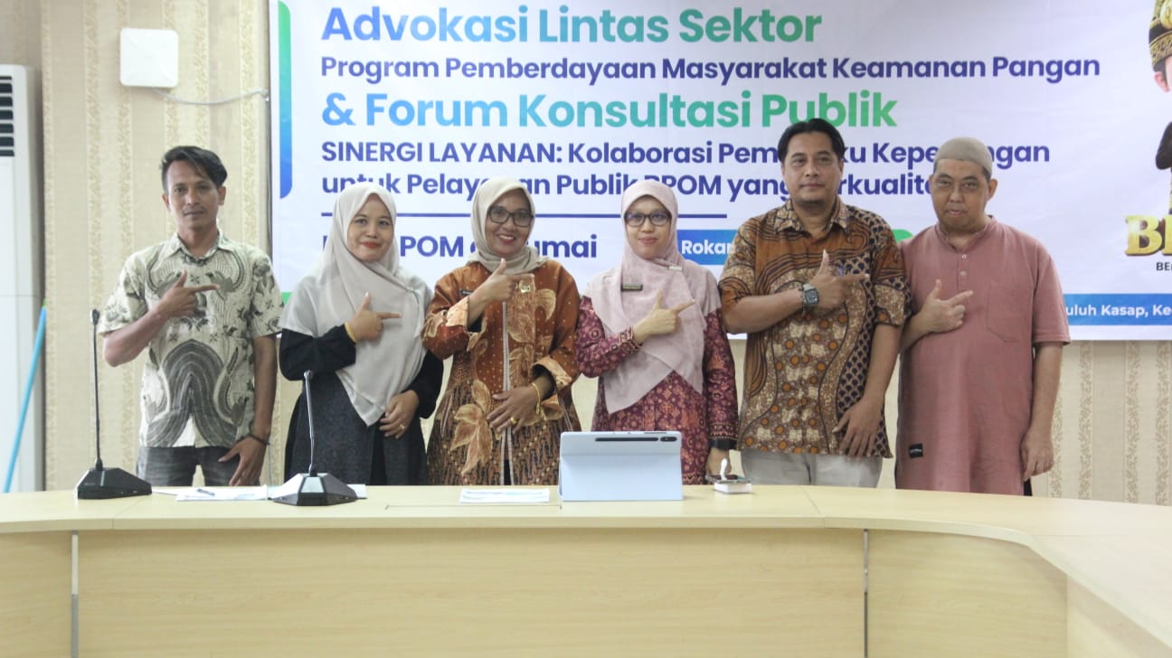  Perwakilan media massa menandatangani komitmen bersama lintas sektor (foto/afrizal)