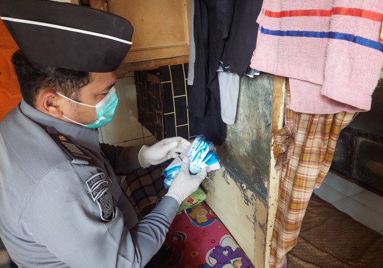 Petugas gabungan kembali geledah Blok Tahanan Rutan Dumai untuk bersihkan dari barang terlarang (foto/bambang)