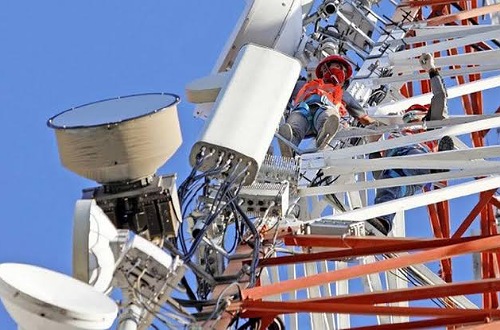 Tim teknis Telkomsel percepat pemulihan jaringan data.(ilustrasi/int)