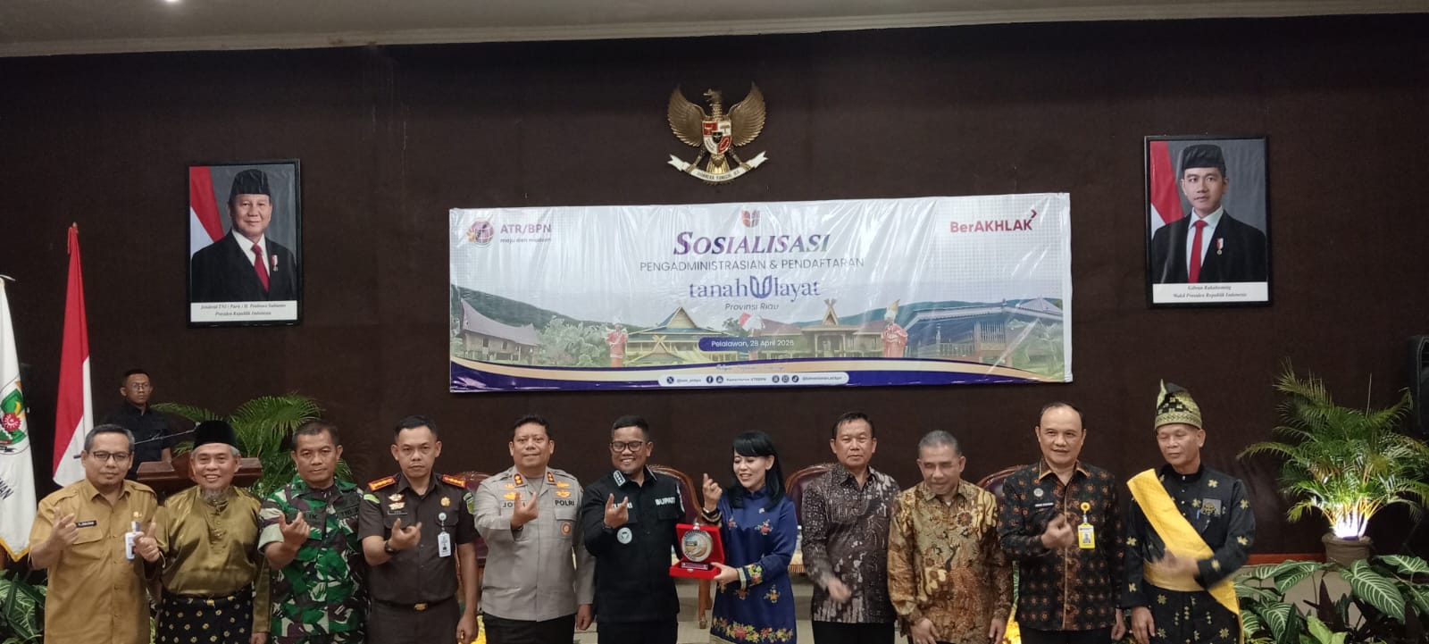 Bupati Zukri buka sosialisasi pengadministrasian dan pendaftaran tanah ulayat di Pelalawan (foto/Andy)