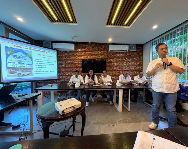 Kepala Cabang Astra Sudirman Pekanbaru Yohanes memberikan penjelasan mengenai Daifit 2026.