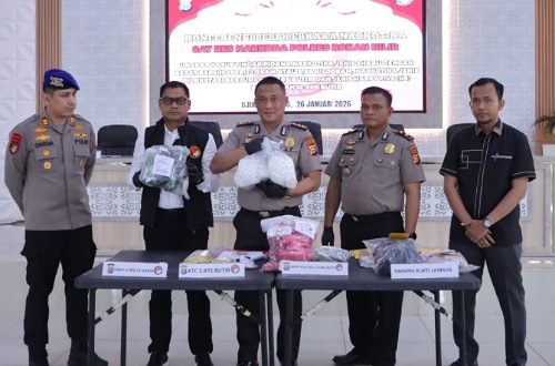 Kapolres Rohil saat ekspos pengungkapan kasus penyelundupan narkoba di Rohil, sindikat jaringan Malaysia-Riau.(foto: afrizal/halloriau.com)