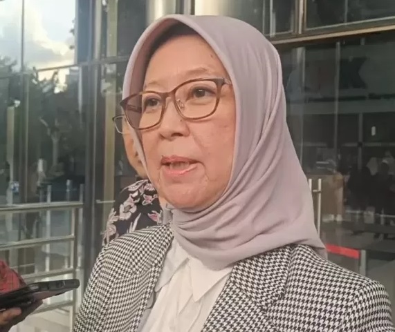 KPK memeriksa Kepala Badan Pengatur Hilir Minyak dan Gas (BPH Migas) Erika Retnowati (ER).