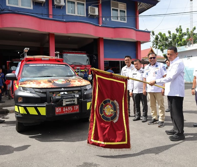 Wawako Pekanbaru Markarius Anwar, memimpin langsung launching sosialisasi nomor pengaduan ini di Kantor Dinas Pemadam Kebakaran dan Penyelamatan (DPKP) Jalan Teratai.