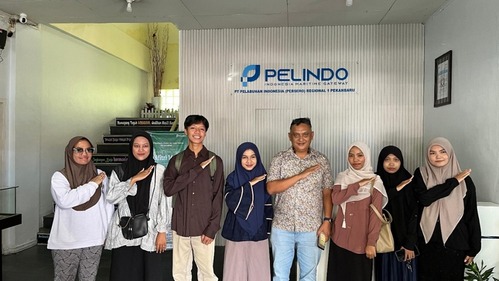 Mahasiswa UIN Suska Riau saat mengunjungi PT Pelindo Regional 1 Pekanbaru