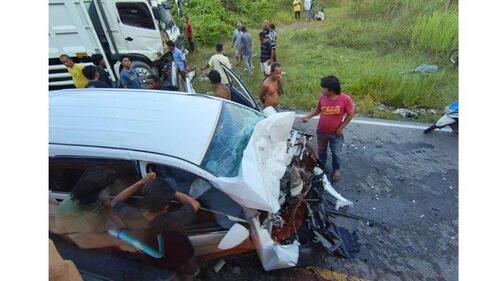 Kecelakaan maut terjadi di Jalan Lintas Sumbar-Riau KM 198, Jorong Pasar Buyuah, Kenagarian Tanjung Pauh, Kecamatan Pangkalan, Kabupaten Lima Puluh Kota, Sumatera Barat, Senin (12/5/2025) sore. (Foto: Tribun Pekanbaru)