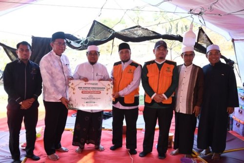 UPZ BRK Syariah menyerahkan bantuan untuk penanganan dampak musibah kebakaran di Ponpes Syekh Burhanuddin Kuntu, Kecamatan Kampar Kiri, Kabupaten Kampar, Riau, Senin (17/8/2026).