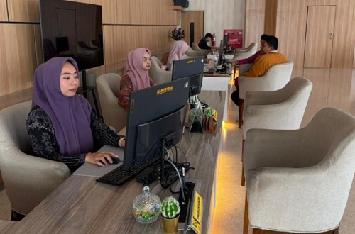 Layanan DPMPTSP Riau tetap normal meski WFH Jumat.(foto: mcr)