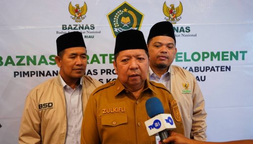 Asisten I Setdaprov Riau sekaligus Pengawas BAZNAS Riau, Zulkifli Syukur.(foto: mcr)
