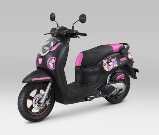 Honda Scoopy Kuromi edisi terbatas.