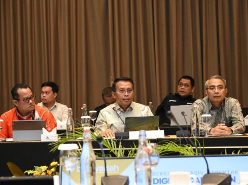 Plt Dirut BRK Syariah, Helwin Yunus, hadir sebagai narasumber sektor perbankan dalam kegiatan nasional Meaningful Participation yang diselenggarakan BSOJK bersama Komisi XI DPR RI di Batam, Kamis (21/5/2026).