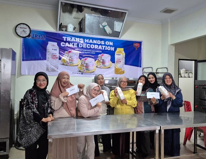 Para Pememang Foto bersama saat Pengumuman Pemenang Lomba Kreasi resep Trans Gold di DCC Pekanbaru, Rabu (3/9/2025).