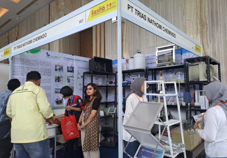 Booth PT Trias Nathomi Chemindo ramaikan SIEXPO 2025 di Pekanbaru (riki)