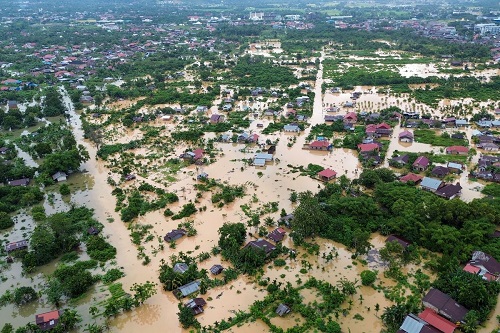 Sumbar terendam banjir dan longsor.(foto: kompas.com)