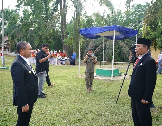 Gubernur Riau (Gubri) Abdul Wahid memimpin langsung upacara.