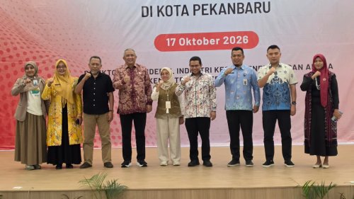 Anggota DPR RI Komisi VII, Hendry Munief dalam kegiatan Penumbuhan dan Pengembangan Wirausaha Baru Industri Kecil di Pekanbaru (foto/ist)