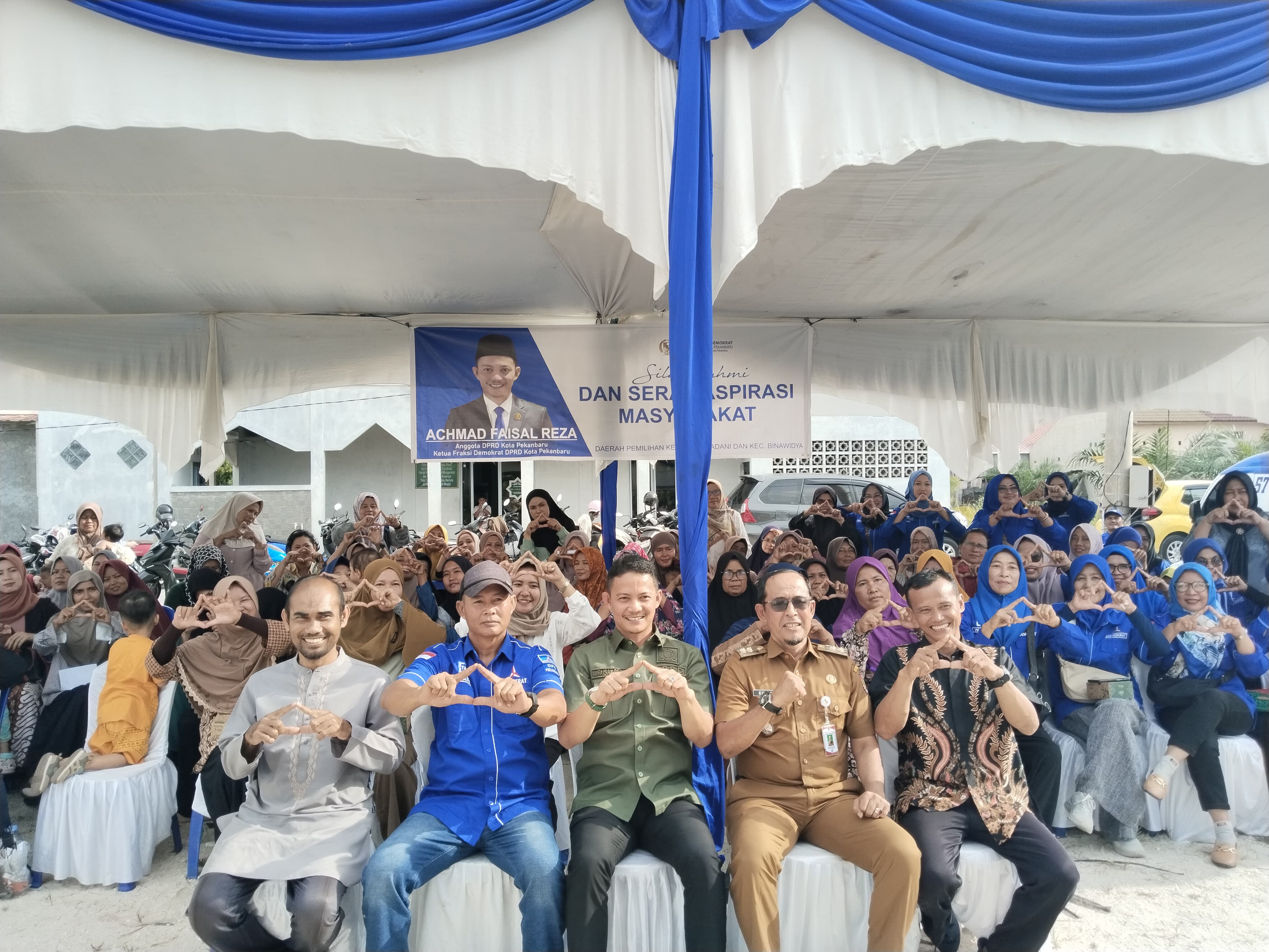 Anggota DPRD Pekanbaru, Achmad Faisal Reza, mengadakan reses perdana di RW 26 Sidomulyo Barat. (Foto: Mimi Purwanti)