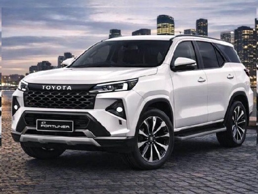 Generasi terbaru Toyota Fortuner baru-baru ini tertangkap kamera saat menjalani uji jalan di Thailand. 