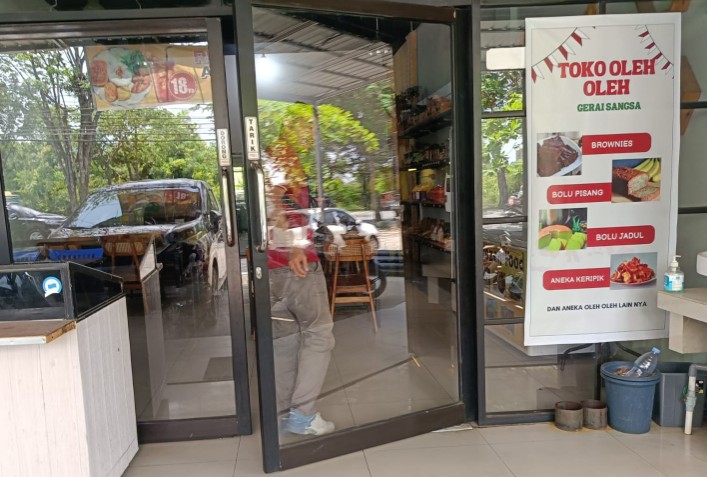Gerai Sangsa di Pekanbaru raup omzet lebih besar semenjak menyediakan QRIS (foto/riki)