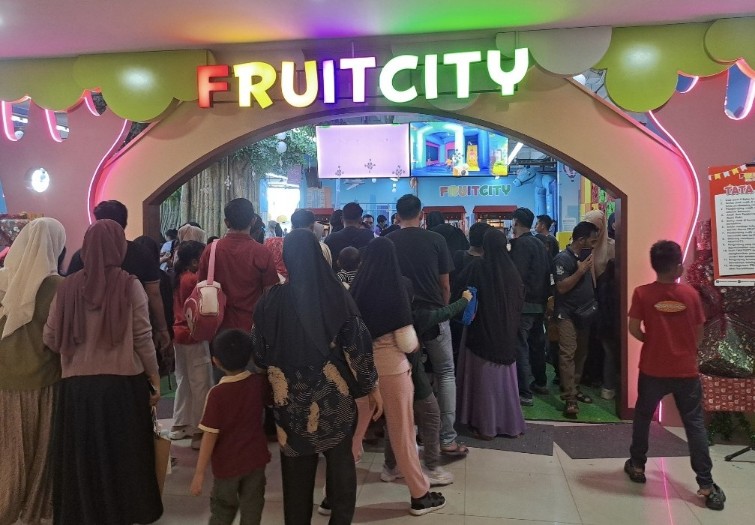 Antusias warga tinggi, playground di Pekanbaru menjadi favorit libur Nataru (foto/riki)